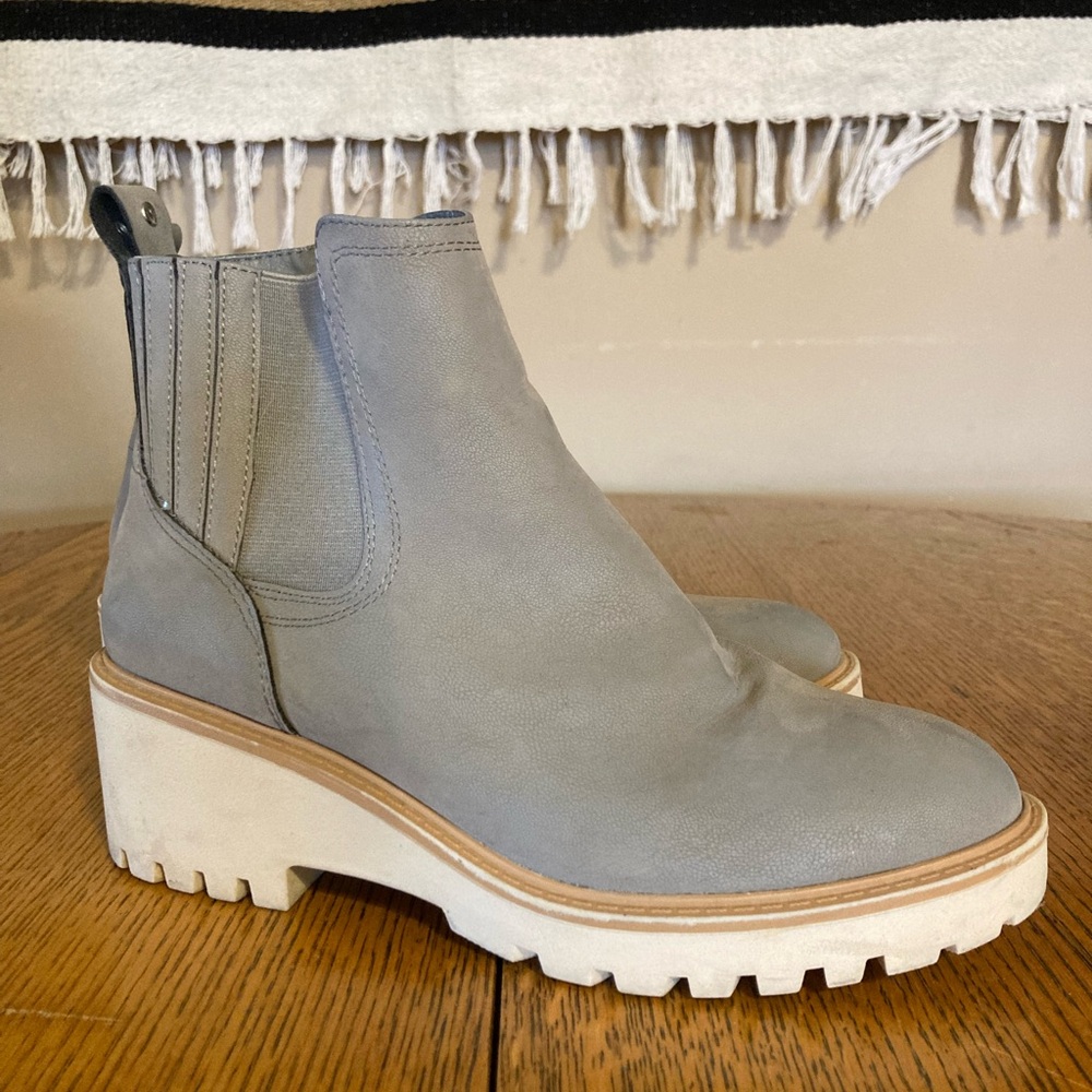 Maurices Light Gray Ankle Booties